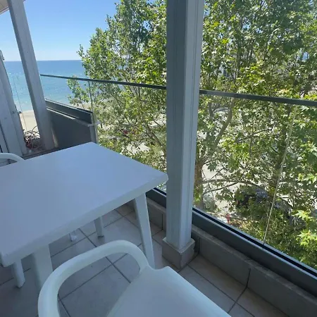 Pralina Beachfront *